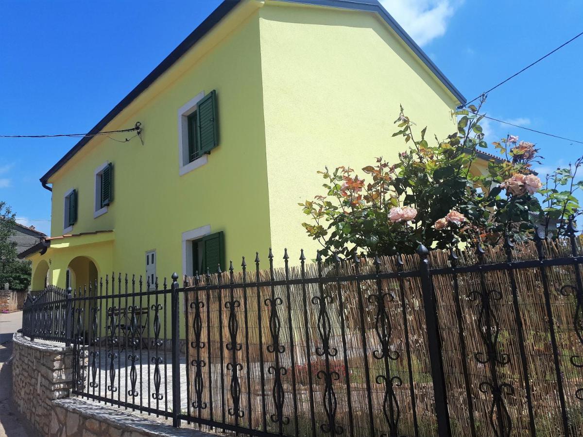 Apartment Terra Rossa Kaštelir Εξωτερικό φωτογραφία