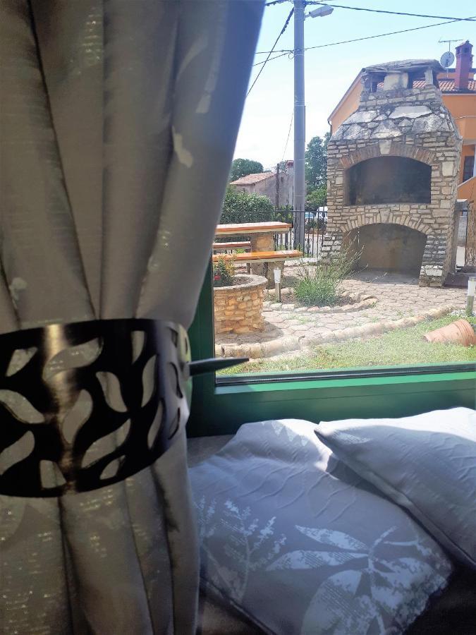 Apartment Terra Rossa Kaštelir Εξωτερικό φωτογραφία