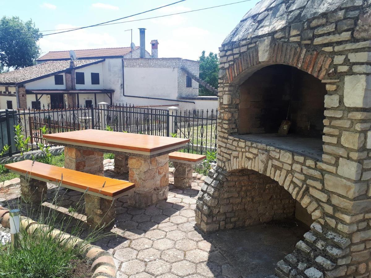 Apartment Terra Rossa Kaštelir Εξωτερικό φωτογραφία